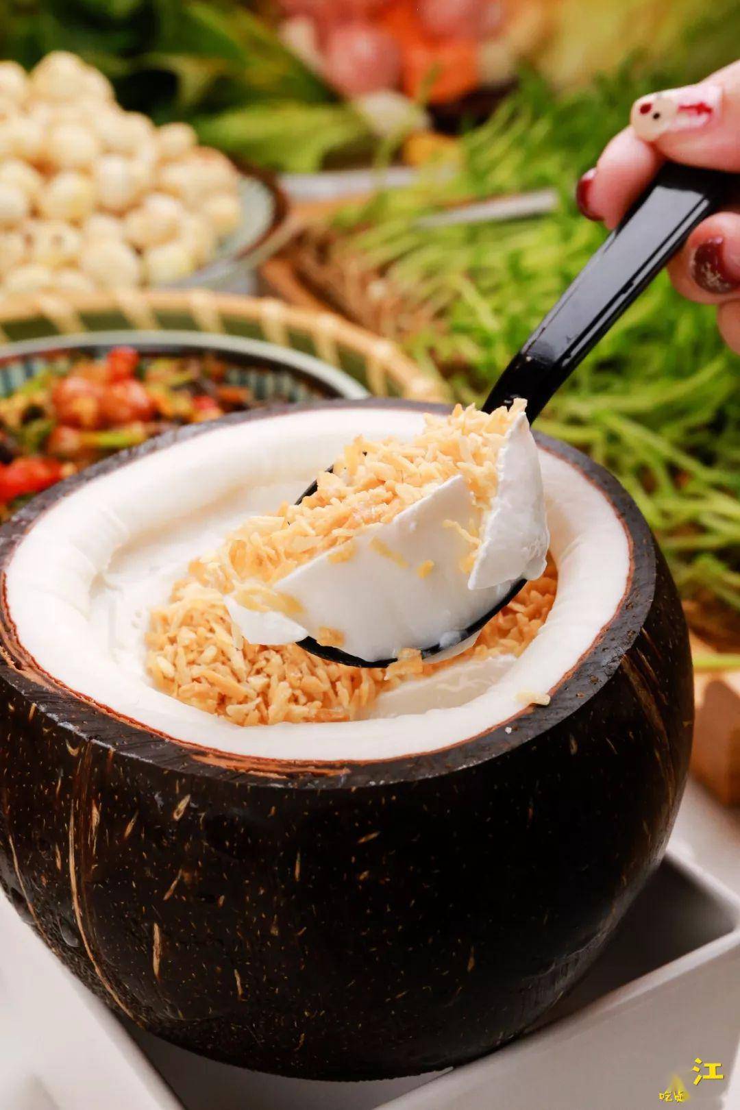 1折!鼎盛这家从海南来的『椰子鸡专卖店』!纯椰青汤底不加一滴水!