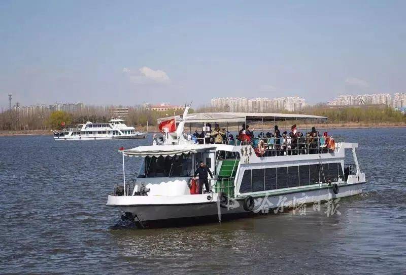 轮渡船只启动安检松花江哈尔滨段客运船舶将适时通航