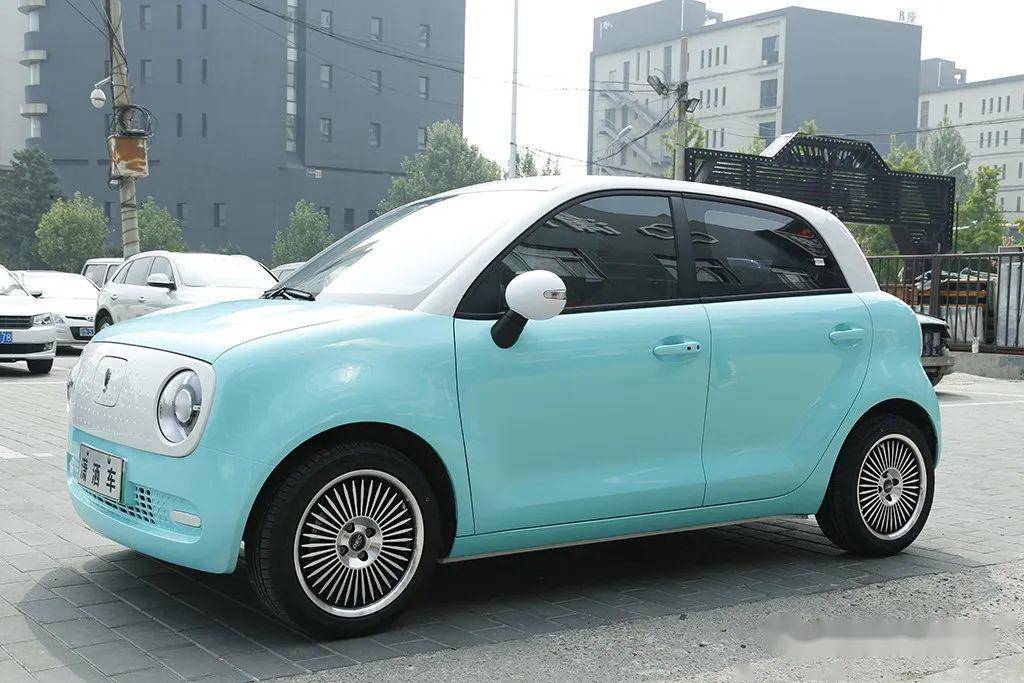 多变的长城欧拉r1青春的气息多变的风格