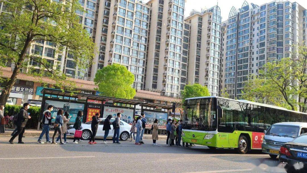 措施的917快(欧美亚汽车城-北京西站南广场)共2条线路恢复全线运营