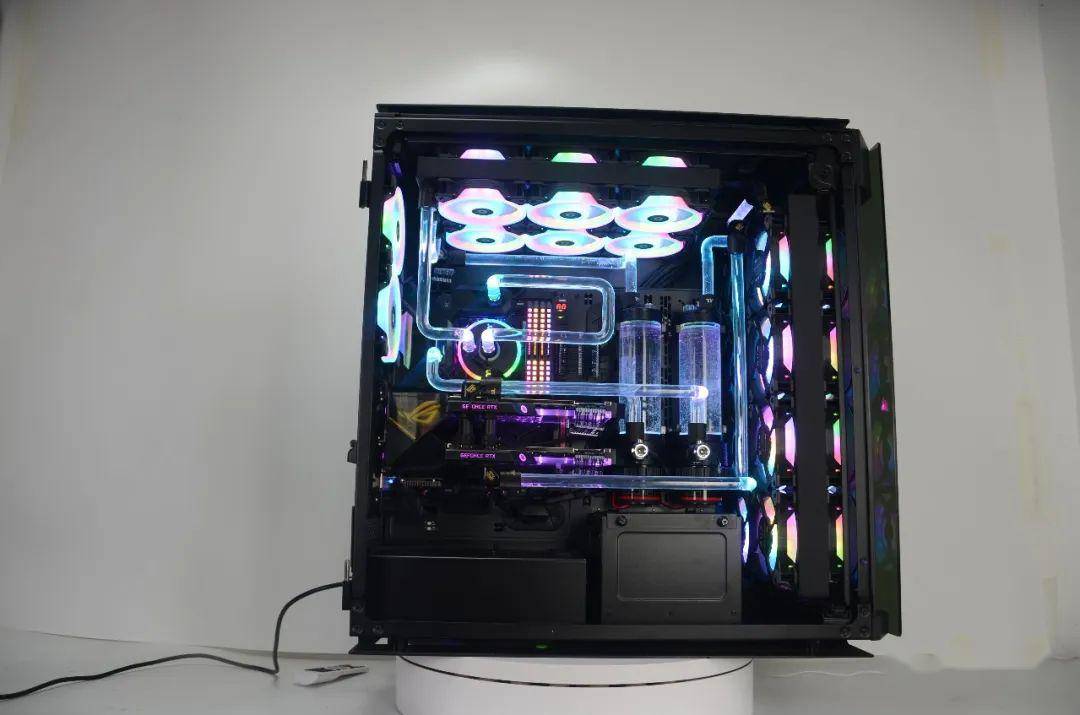 海盗船1000d 分体式水冷效果图