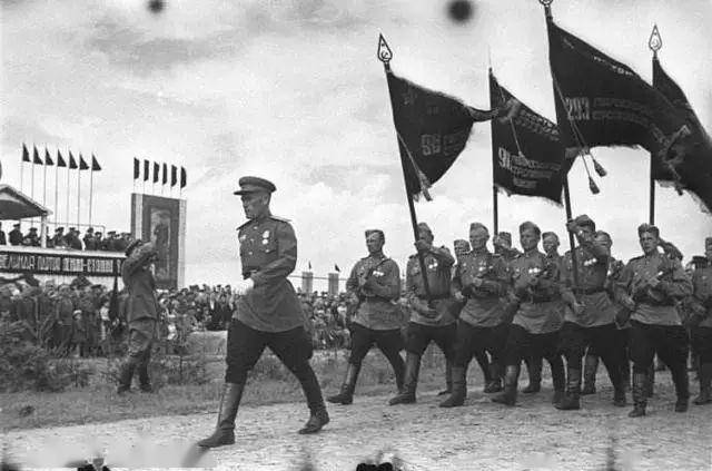 苏联红军标志士兵图片