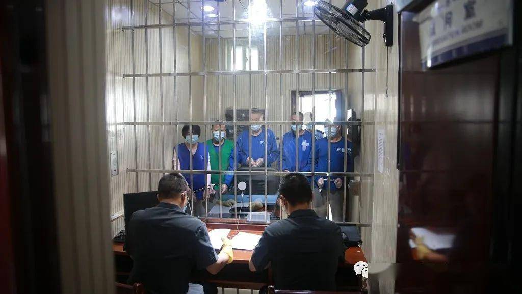 送达判决书石嘴山中院审理认为,被告人肖永生,肖飞以家族成员为基础