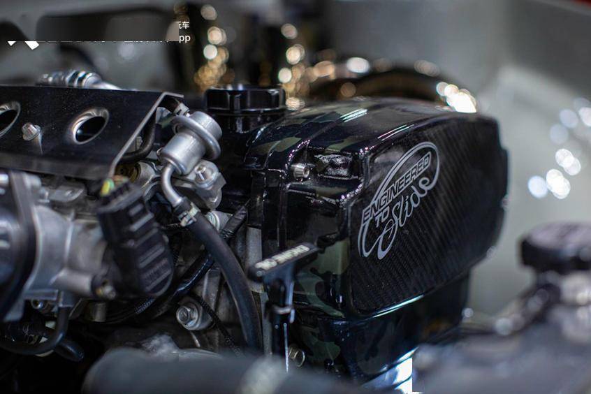 发动机舱脏乱?机舱净化改装了解一下