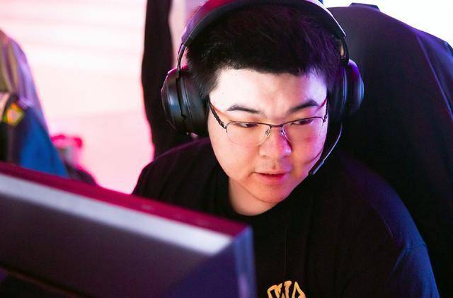 godv首届水友赛神秘嘉宾来袭韦神绝地求生定制皮肤首秀