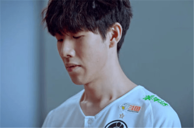 theshy突然提到阿水,说了4个字引发粉丝不满:都过去了还要提?