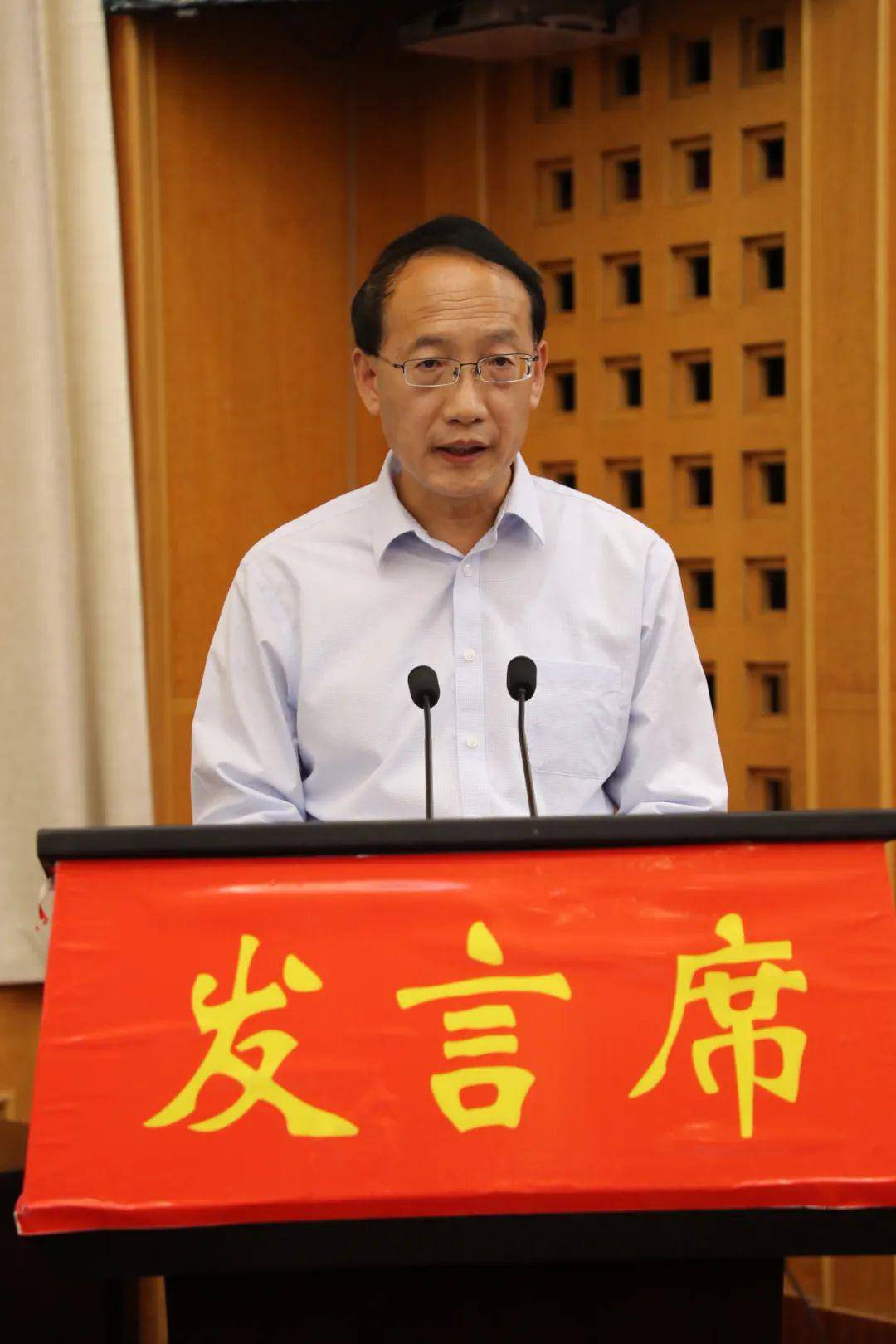 文明城市他们斗志昂扬市教育局市教育局党组书记,局长 李志忠各位领导