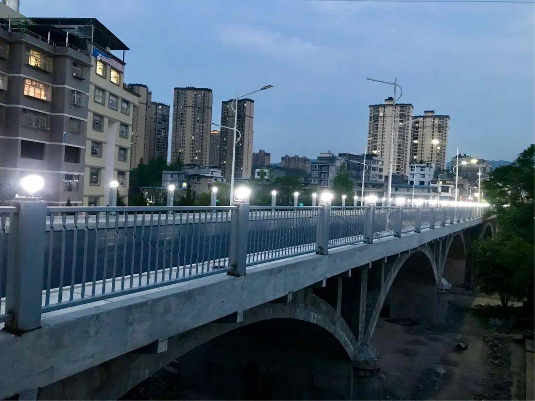 利川南门大桥通车倒计时!现场图来了!宽敞大气!