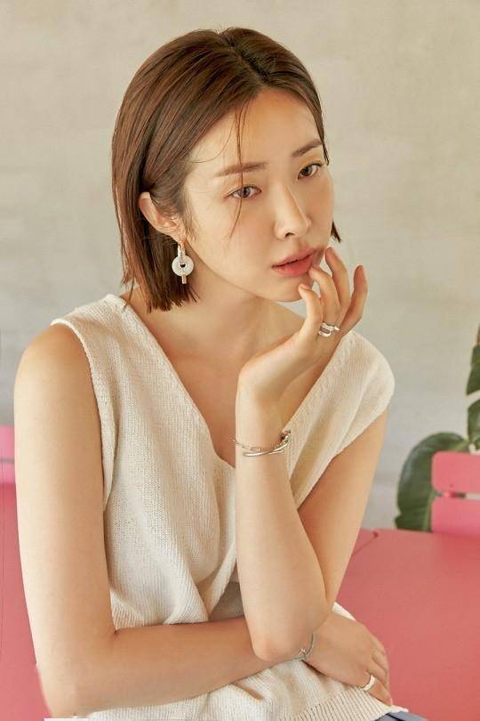 韩国女艺人车婧媛拍代言品牌最新宣传照