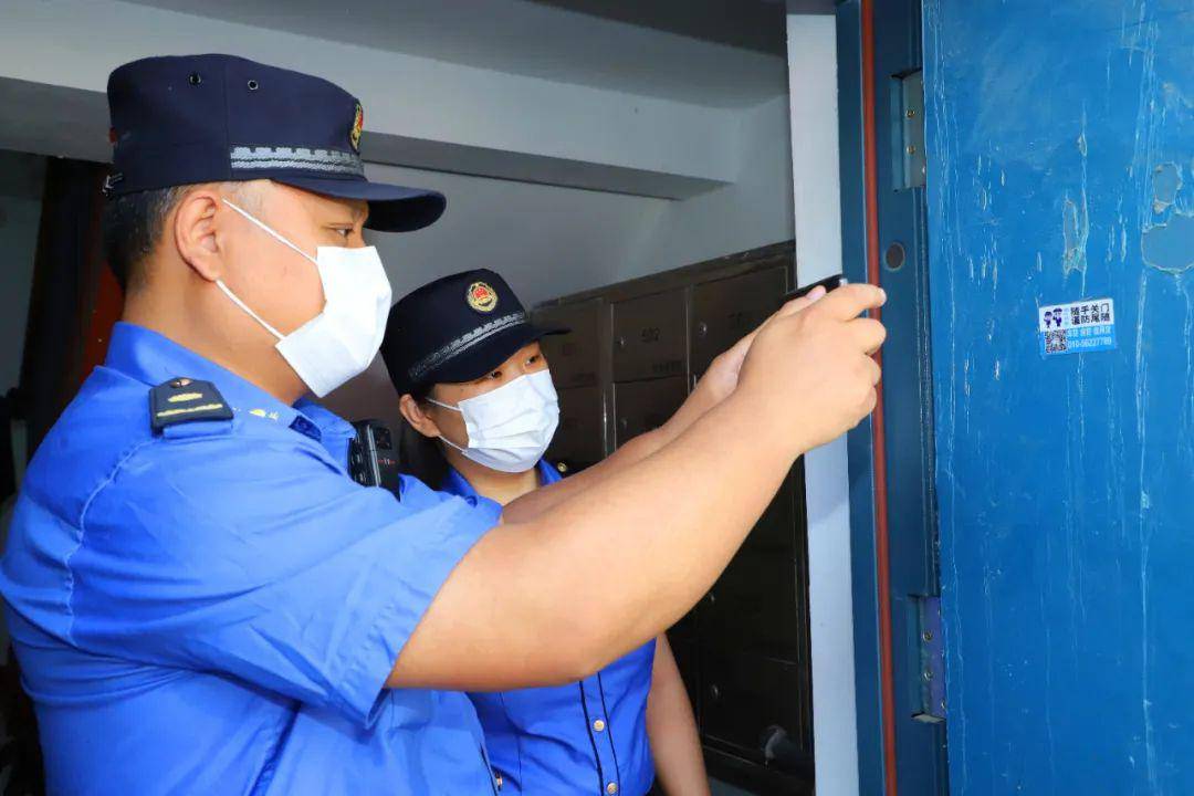 社会治理助力创城胜利街道执法队员分段包片小巷管家包里包面治理小