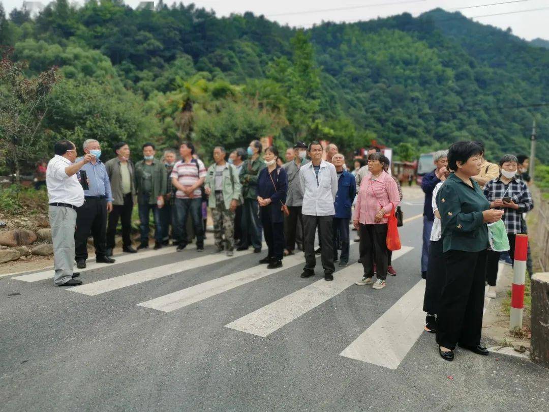 实地考察学习美丽乡村建设姜家镇木旺村,双溪村来到中洲镇南庄村组成