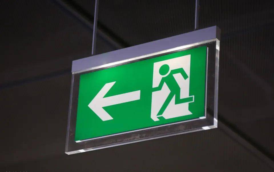 消防应急照明 智能疏散指示系统会是未来的主流_照明灯