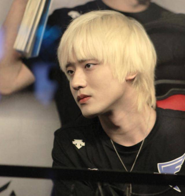 mystic近照曝光lpl铁粉愣住这180斤胖大叔是谁啊