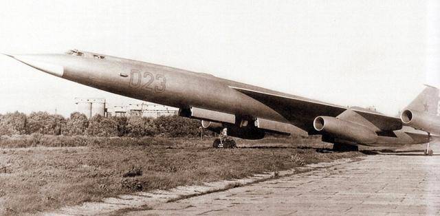 苏联的速度怪兽米亚西舍夫m50野蛮人超音速轰炸机下