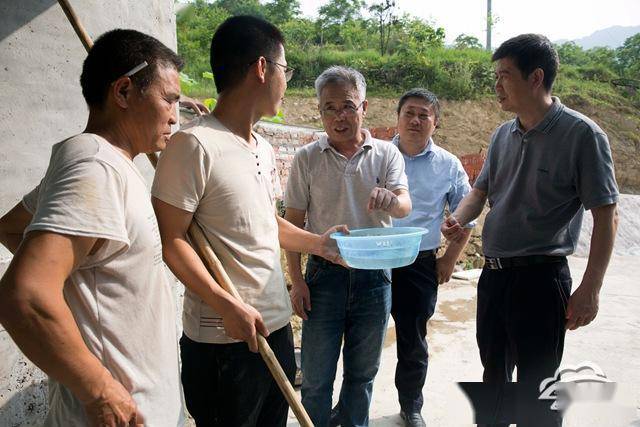 国家级水产养殖专家张家松赴重庆云阳传授对虾养殖技术