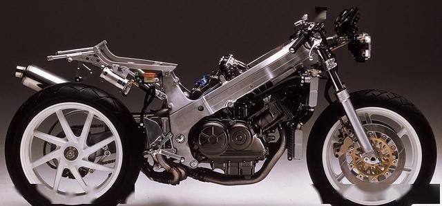 钛合金连杆开拓全新时代的本田vfr750r