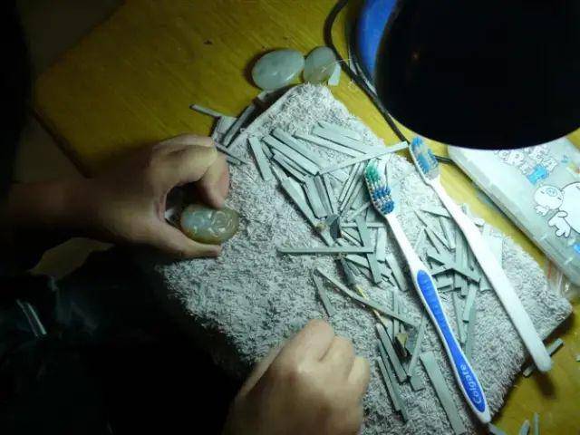 玉石抛光的方法