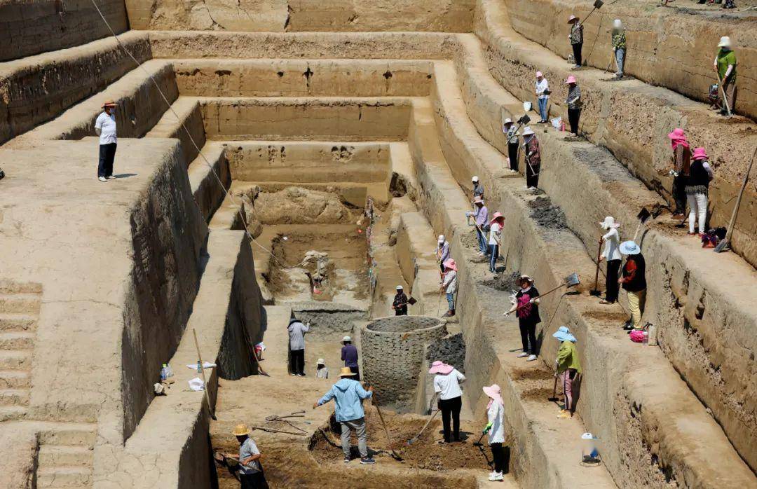 濮阳市文物保护管理所及濮阳县相关文物部门组成联合考古队,在西高城