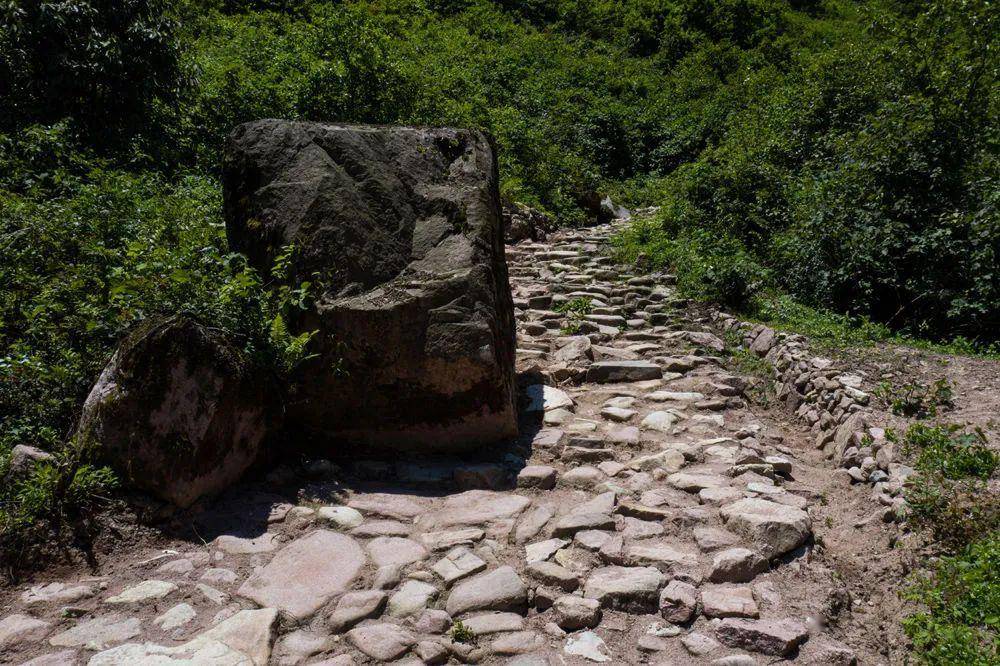 雅安荥经:修复茶马古道