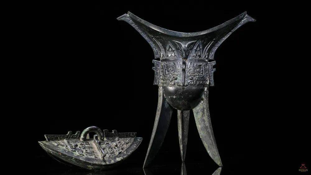 它所承载的不仅是中国青铜器的时代发展与美学精神,更蕴藏着属于中华