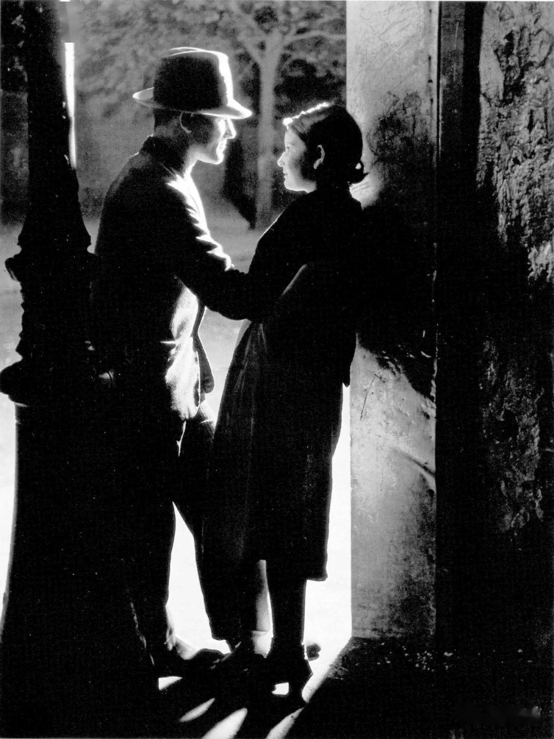 好书胶片丨上海人民美术出版社夜巴黎的闯入者布拉塞