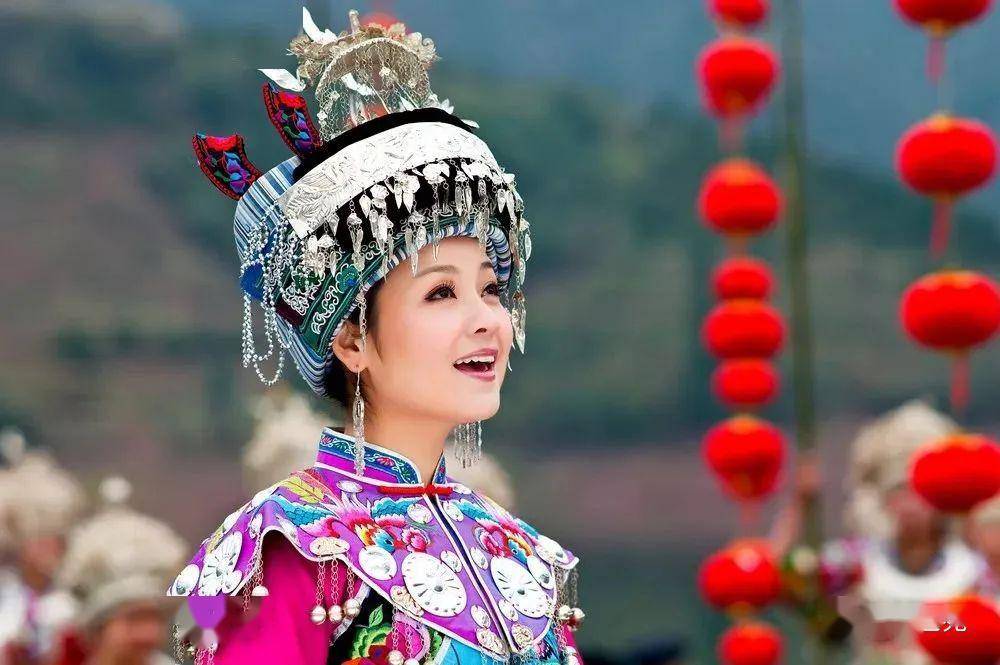 阿幼朵为绥阳唱了一首崖上秋歌