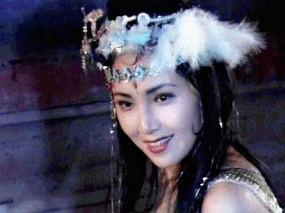 蜘蛛精(姚嘉,刘倩,杜向惠,杨肃,阿芝诗玛,吕海玉,刘琳饰)▼金圣宫娘娘