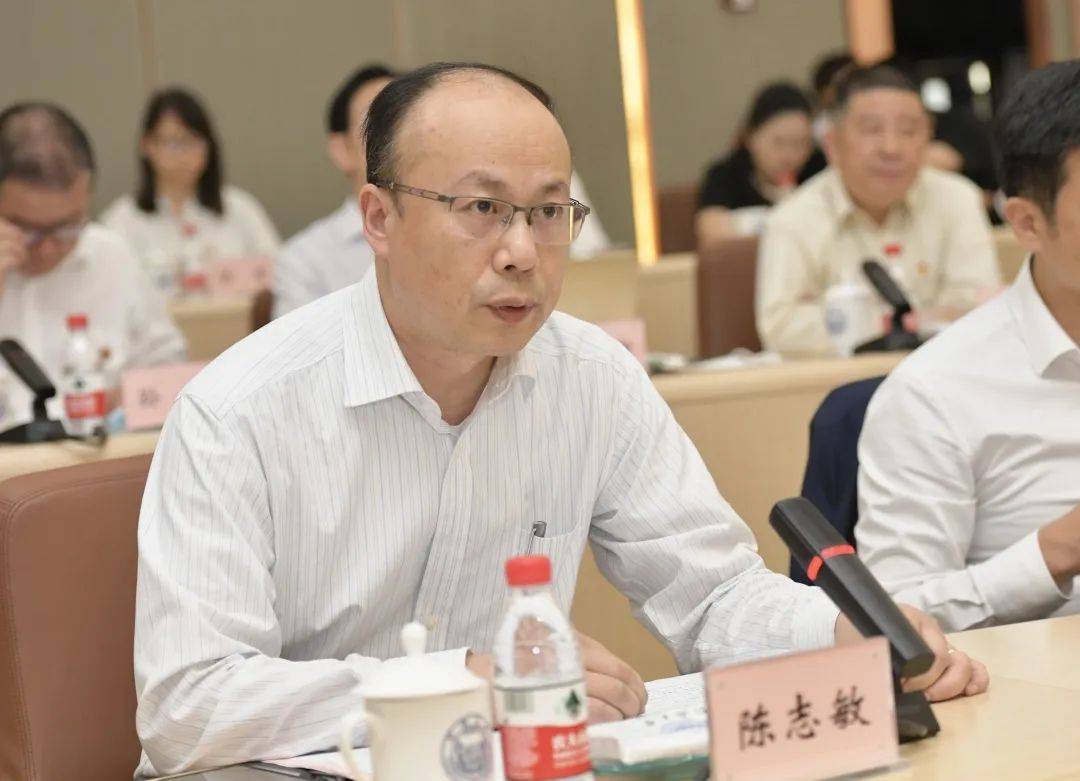 会上,陈志敏代表复旦大学做工作汇报.