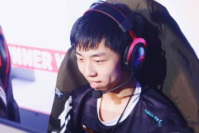 小叮当直播透露不会加入4am战队原因很直接观众表示理解