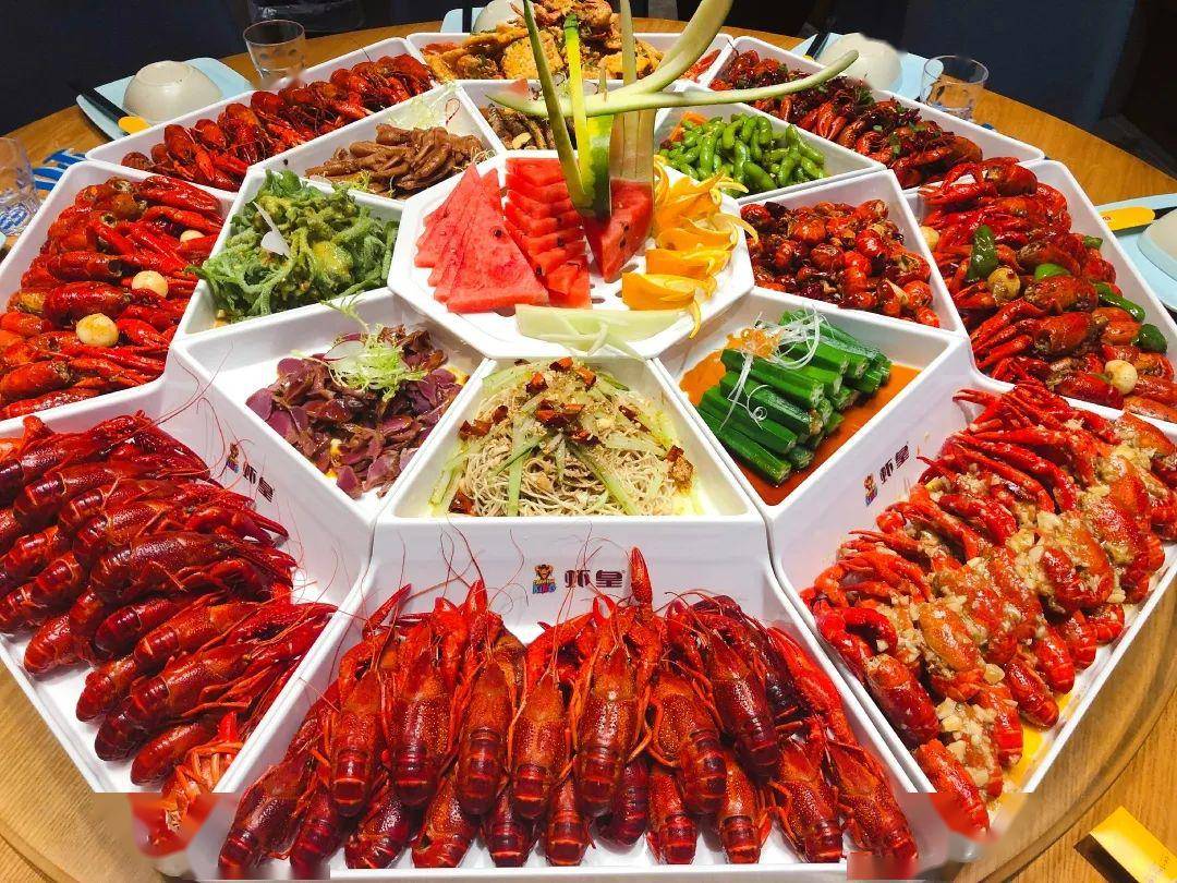 上过《天天向上》,一生必吃的小龙虾来福州一周年了!