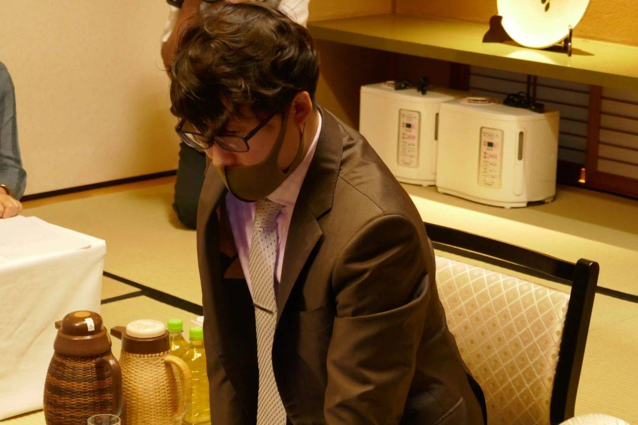 井山裕太本因坊十连霸 实至名归 白棋