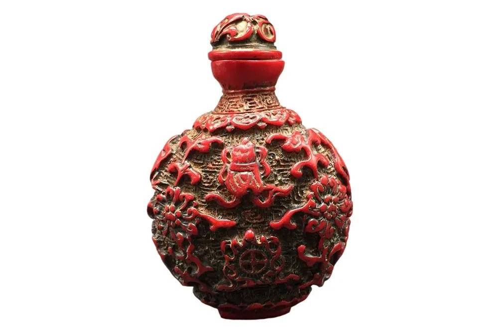 品鉴：珊瑚八宝鼻烟壶_搜狐网
