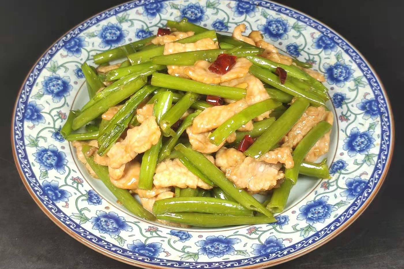 空心菜梗炒肉的家常做法,做好香脆爽口风味独特,好吃解馋又下饭