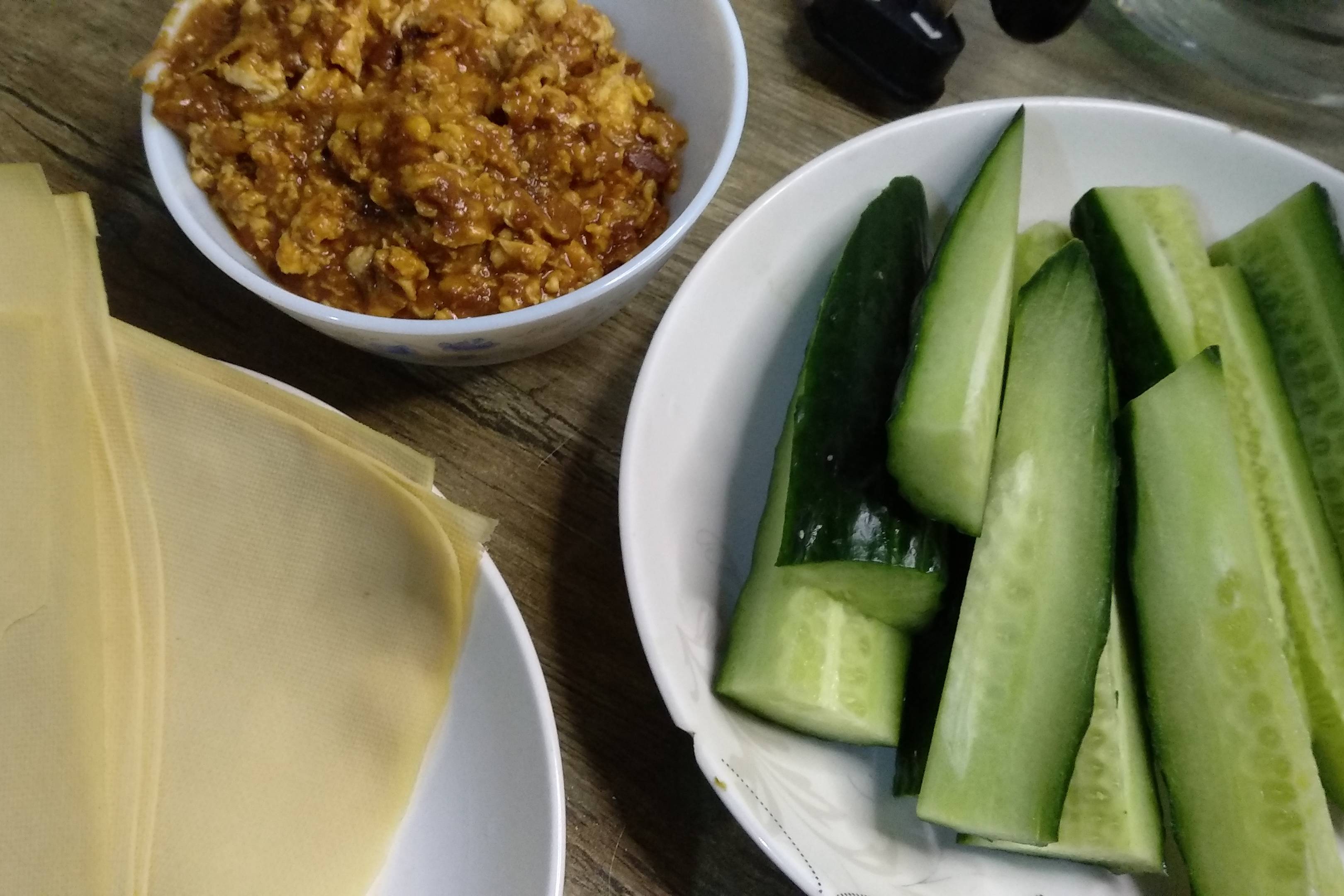 清脆可口的蘸酱菜,用干豆腐卷着吃,味道好极了_味道