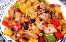 家常菜：大盘鸡、鱼香肉丝、酸辣土豆丝