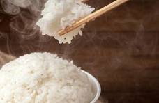 蒸米饭是用冷水还是热水？吃了这么多年才知道，难怪米饭不香不软