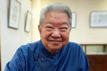 蔡澜餐厅被曝吃出5厘米蚯蚓 门店解释在清洗时