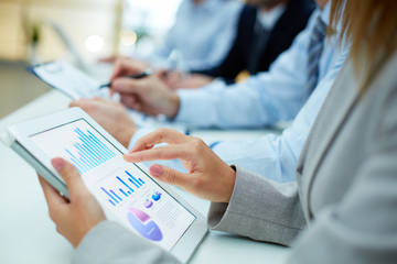 山东财金集团出借数千万元难收回 控股公司债务