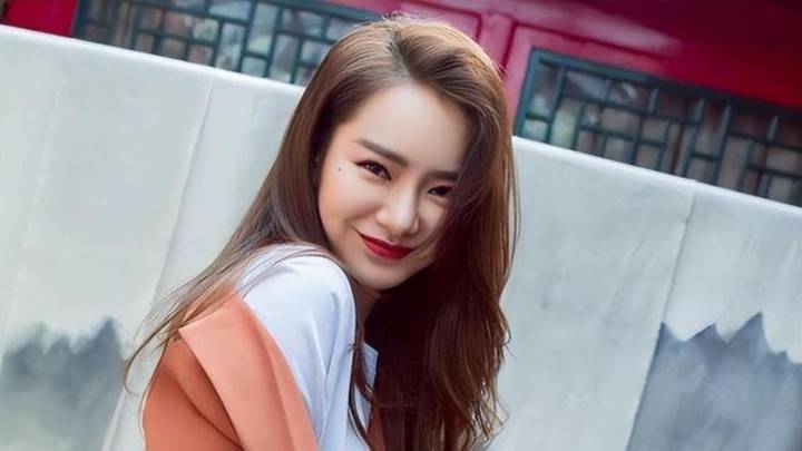 戚薇自曝规则导演给500万，陪金主去澳门，你觉得合理吗？