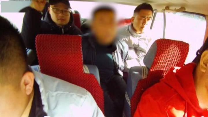 前男友借三百万不还，他连身份都是假的，你怎么看？