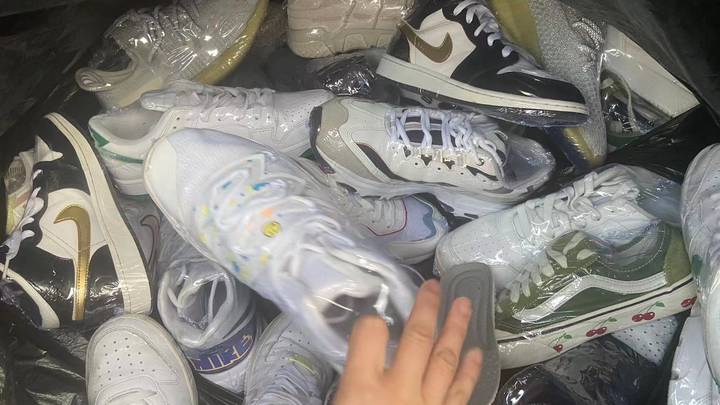 大三学生给同学洗鞋2个月赚8万，你觉得现在还有发展空间吗？