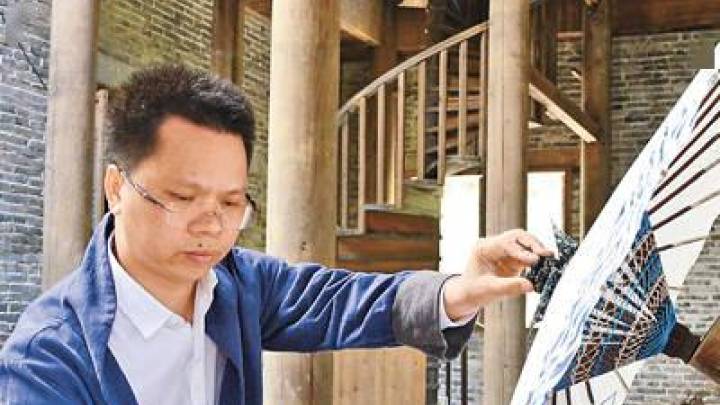 伞上生花（工匠绝活），你喜欢这种技法吗？