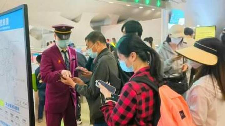 武汉地铁线网客流首次突破500万，能保障乘客出行吗？