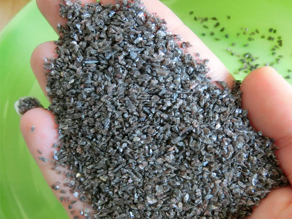 黑刚玉段砂质量的保证主要体现在筛分清洗上