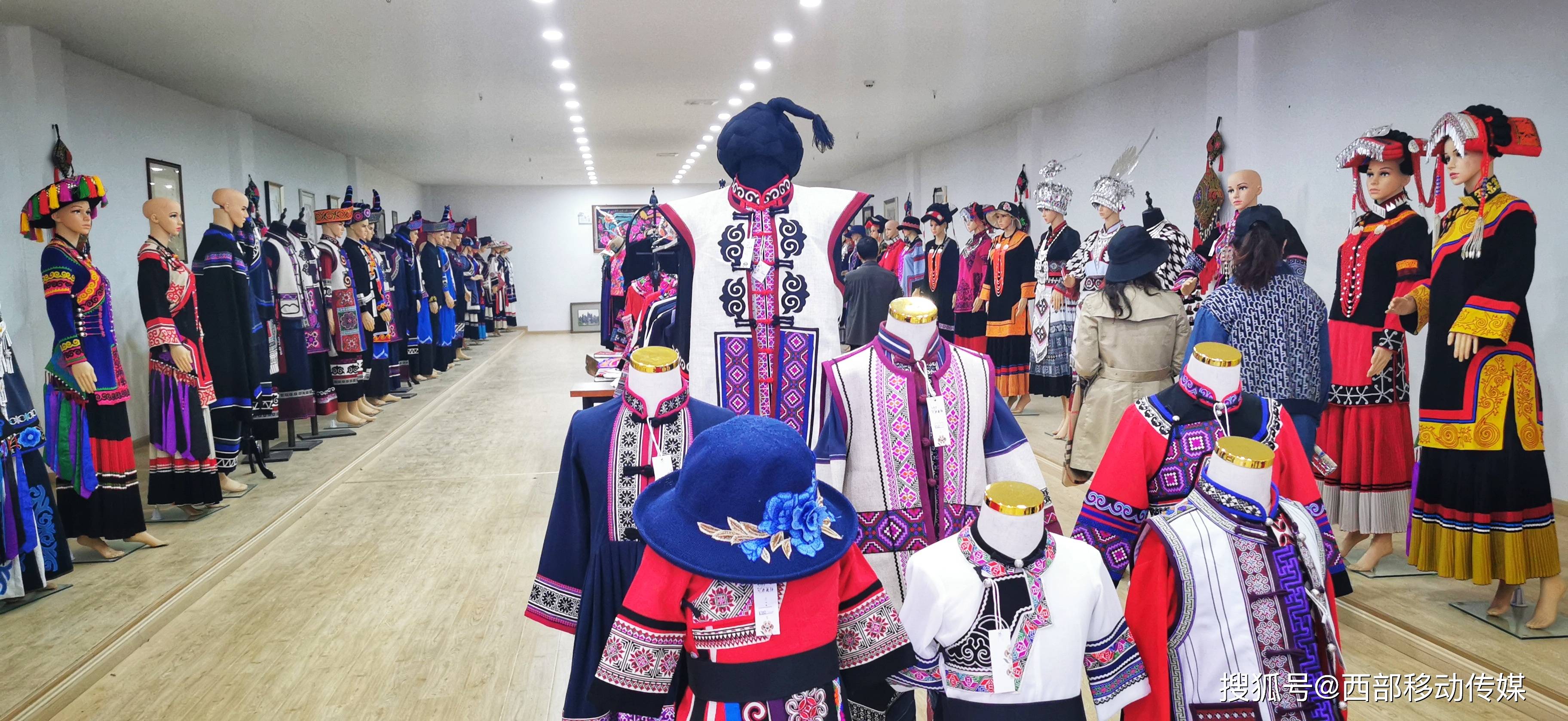 中云大慈集团从一颗小小绣花针绣出的一个彝花绣文创产业园