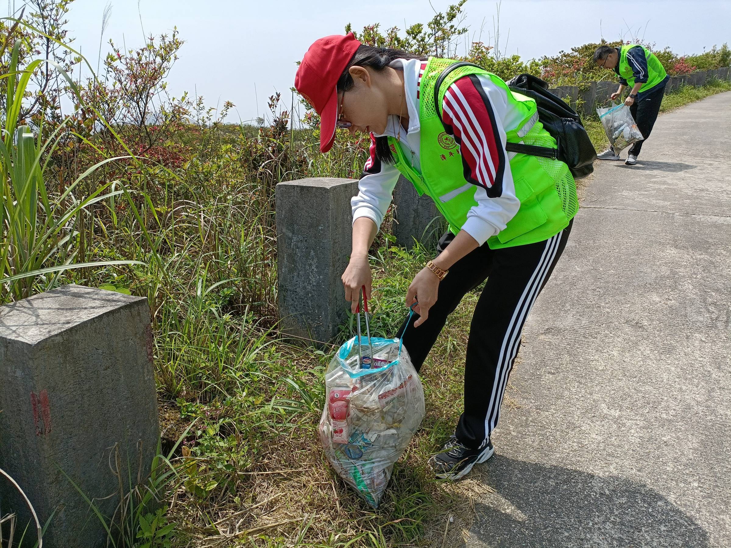 美丽红尖山绿色环保行