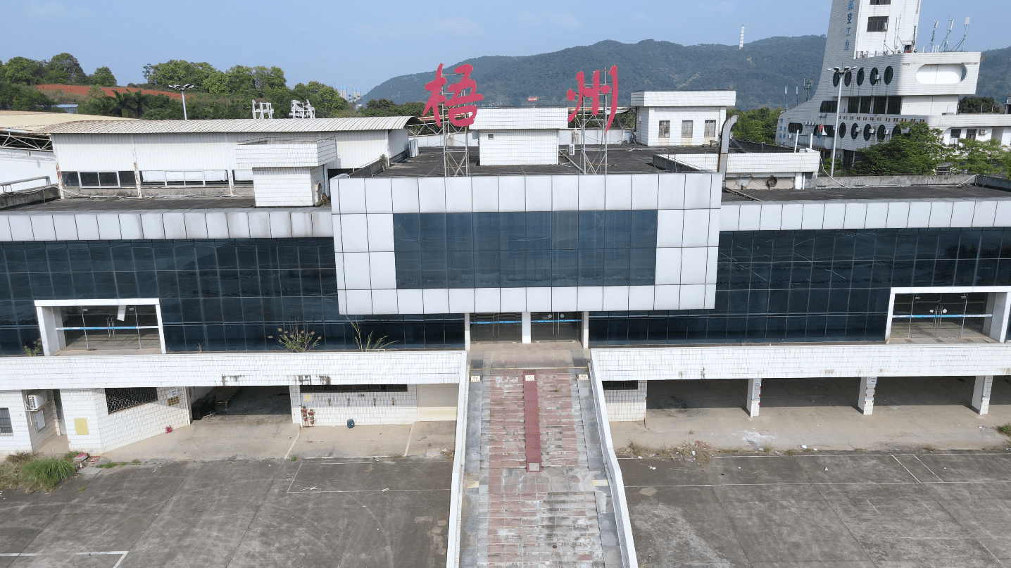 梧州长洲岛民用机场1962年原高旺机场停航.