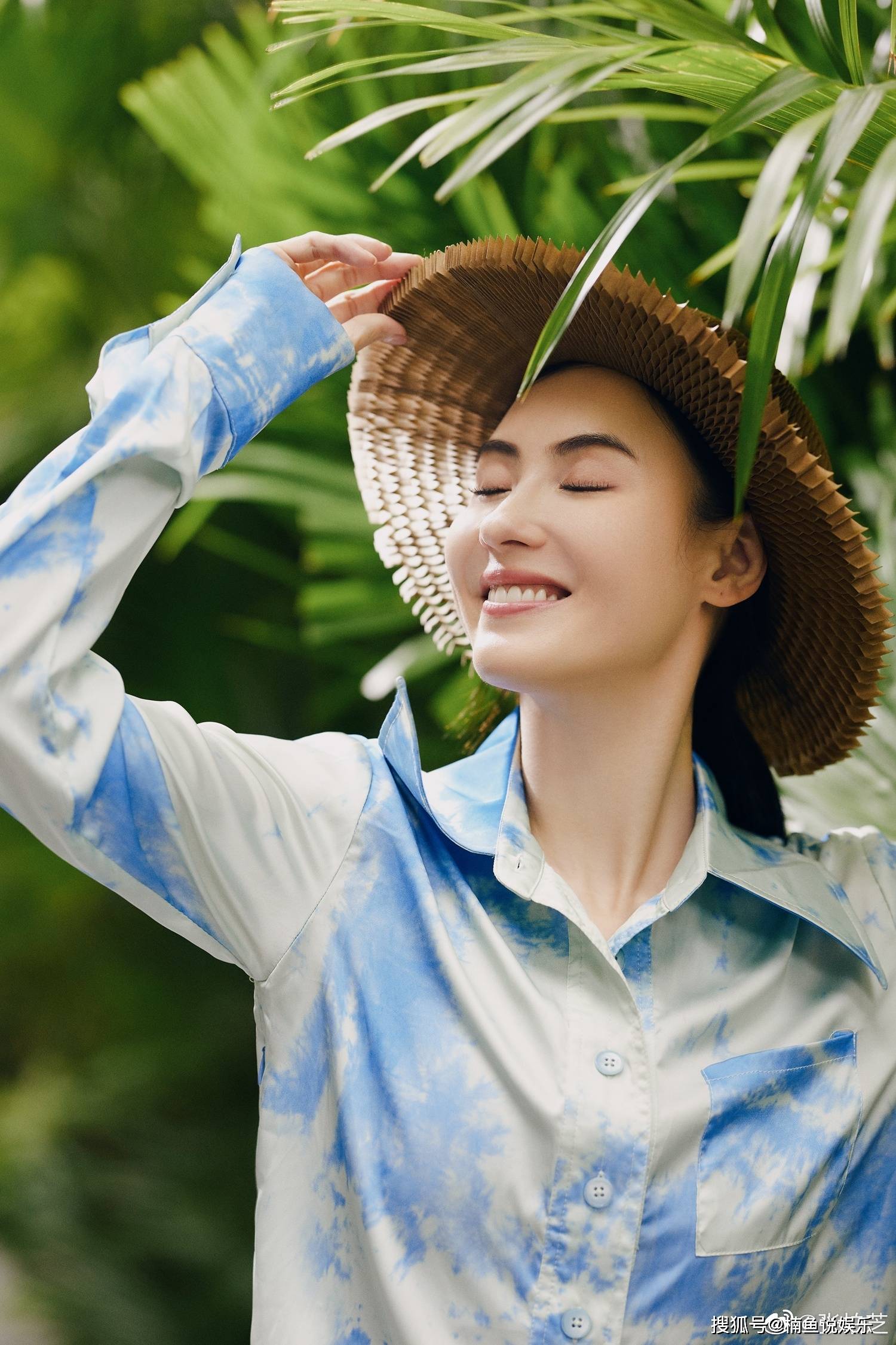 原创40岁张柏芝还原19岁那年写真头戴草帽好迷人颜值依旧惊艳