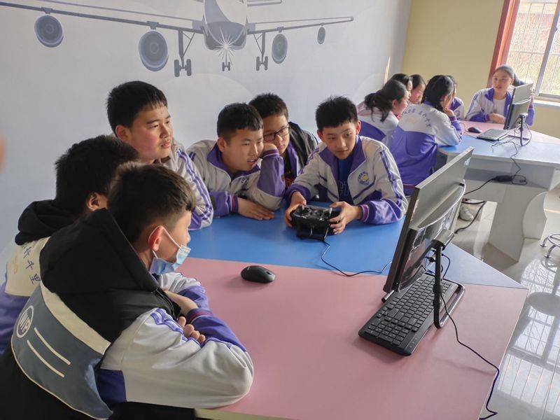 什么是社会实践活动小学生 318db7a894e2489f9730bd4c03fcac21.jpeg