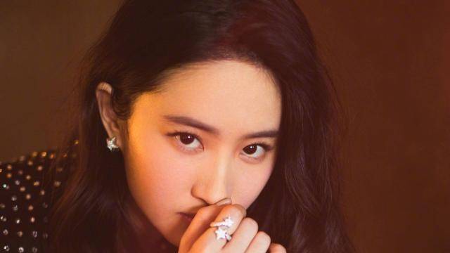 原创刘亦菲眼睛不大为什么可以这么好看原来她做了这几个小改变